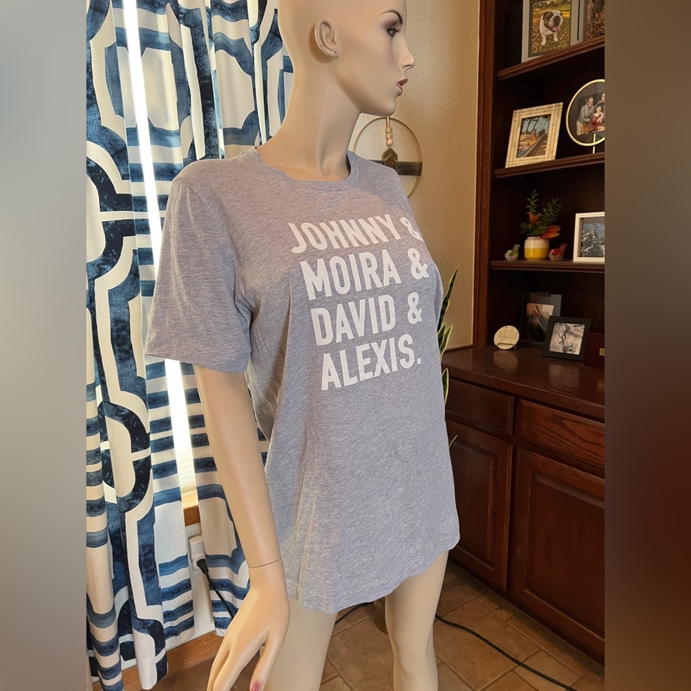 Schitt's Creek Shirt Size Large